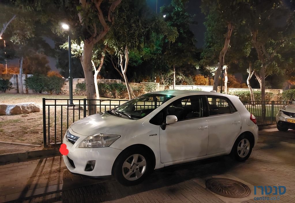 2011' Toyota Auris טויוטה אוריס photo #1