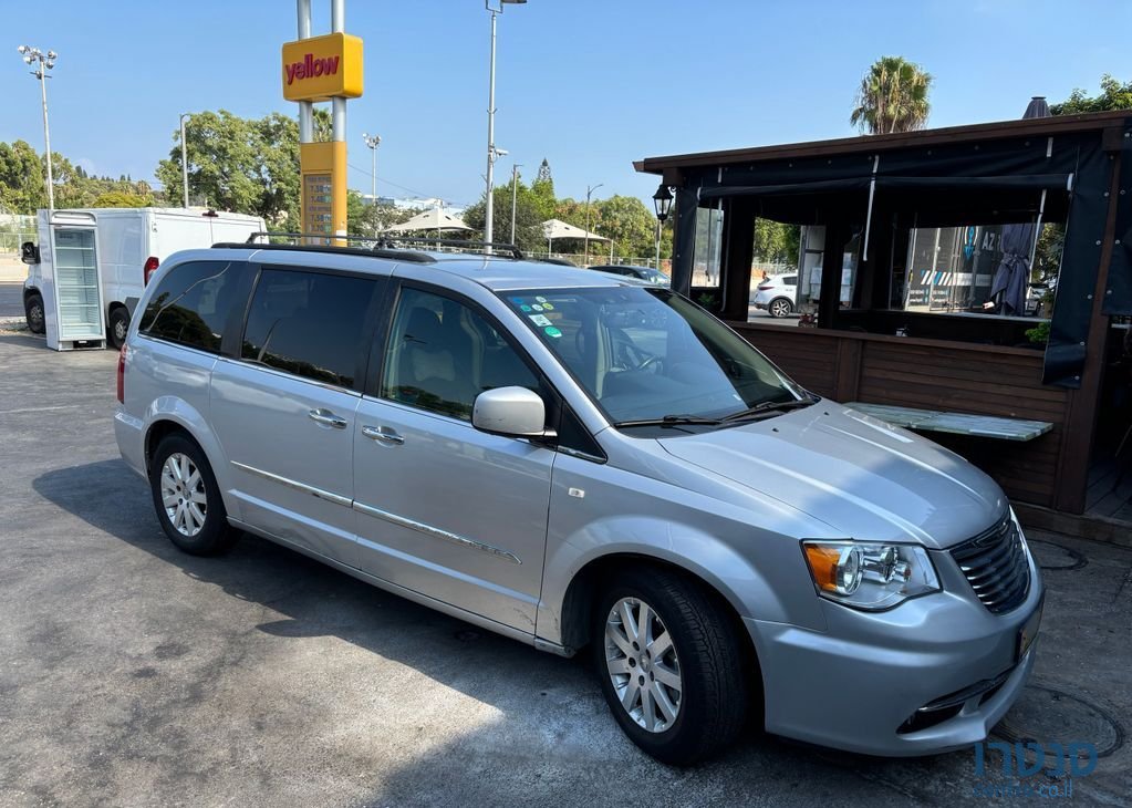 2012' Chrysler Grand Voyager קרייזלר גראנד וויאג'ר photo #1