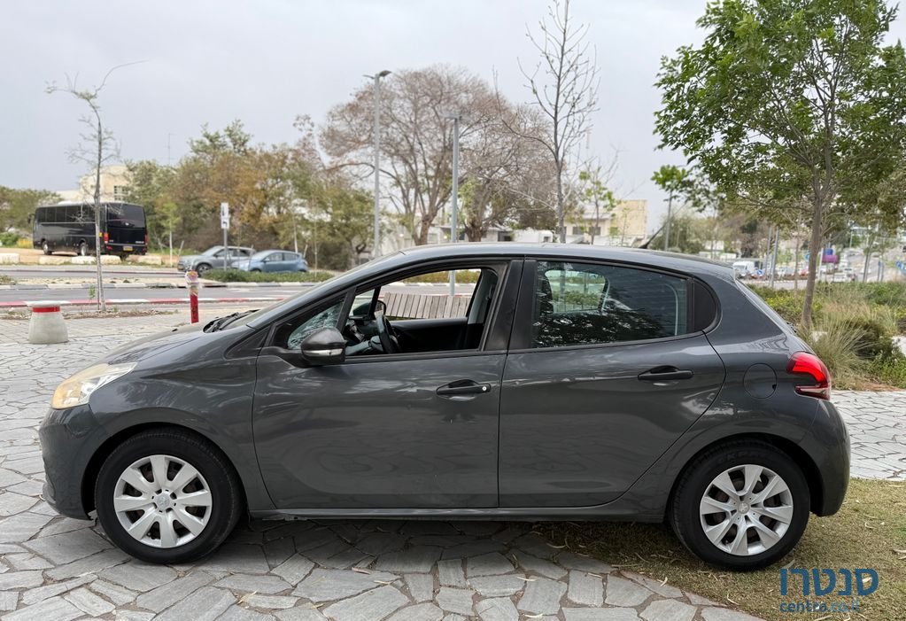 2017' Peugeot 208 פיג'ו photo #6
