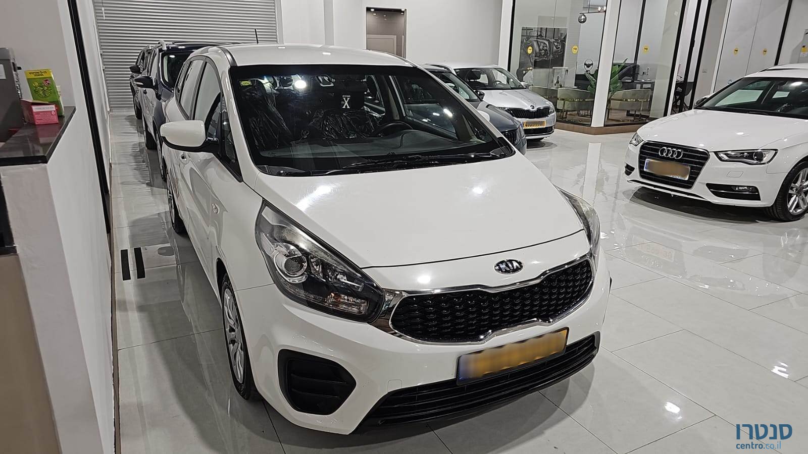 2017' Kia Carens photo #2