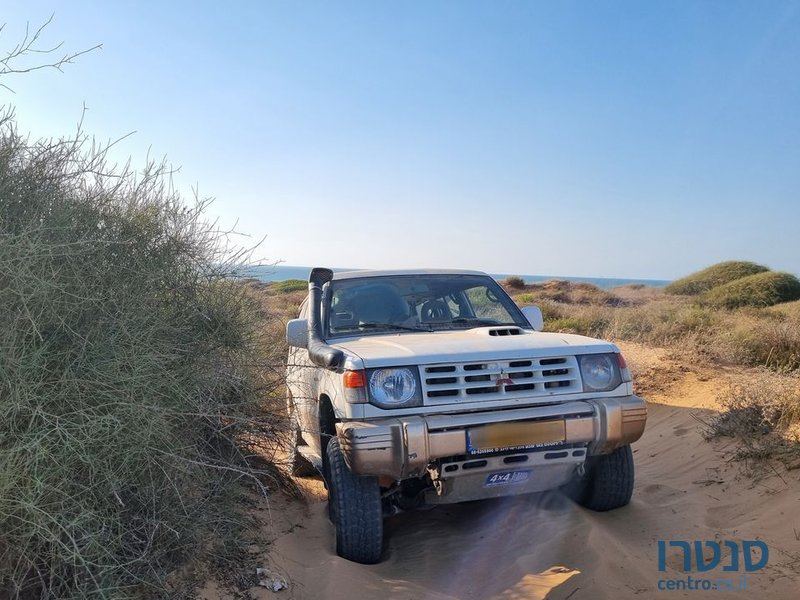 2000' Mitsubishi Pajero מיצובישי פג'רו photo #2