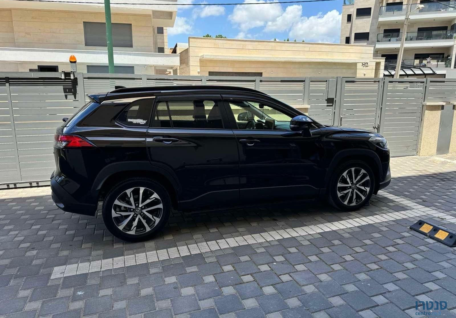 2023' Toyota Corolla Cross טויוטה קורולה קרוס photo #4