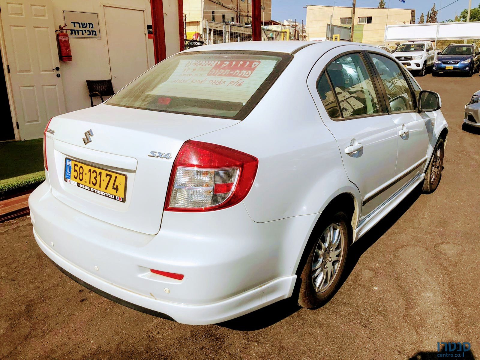 2011' Suzuki SX4 photo #3