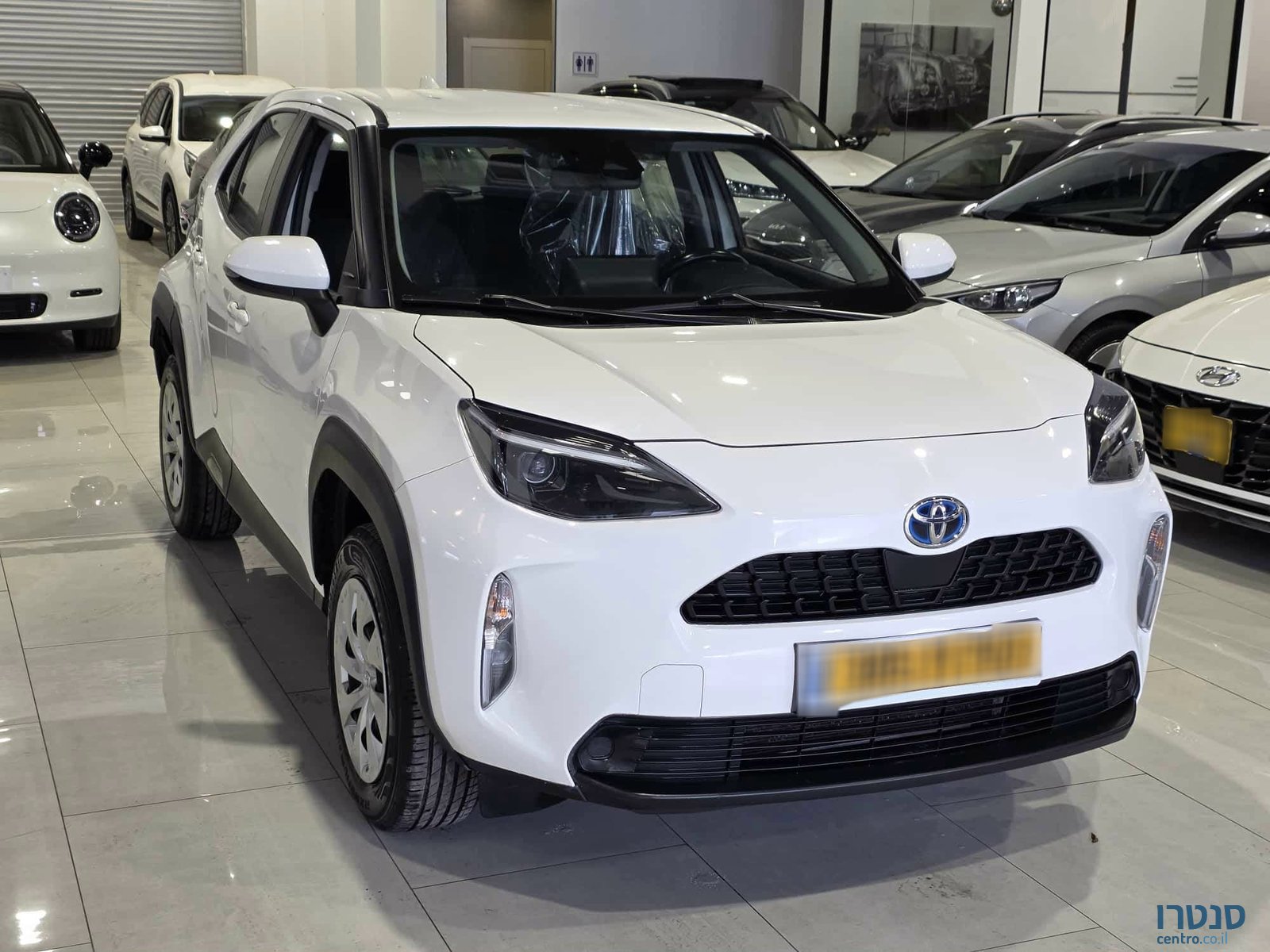 2023' Toyota Yaris Cross photo #2