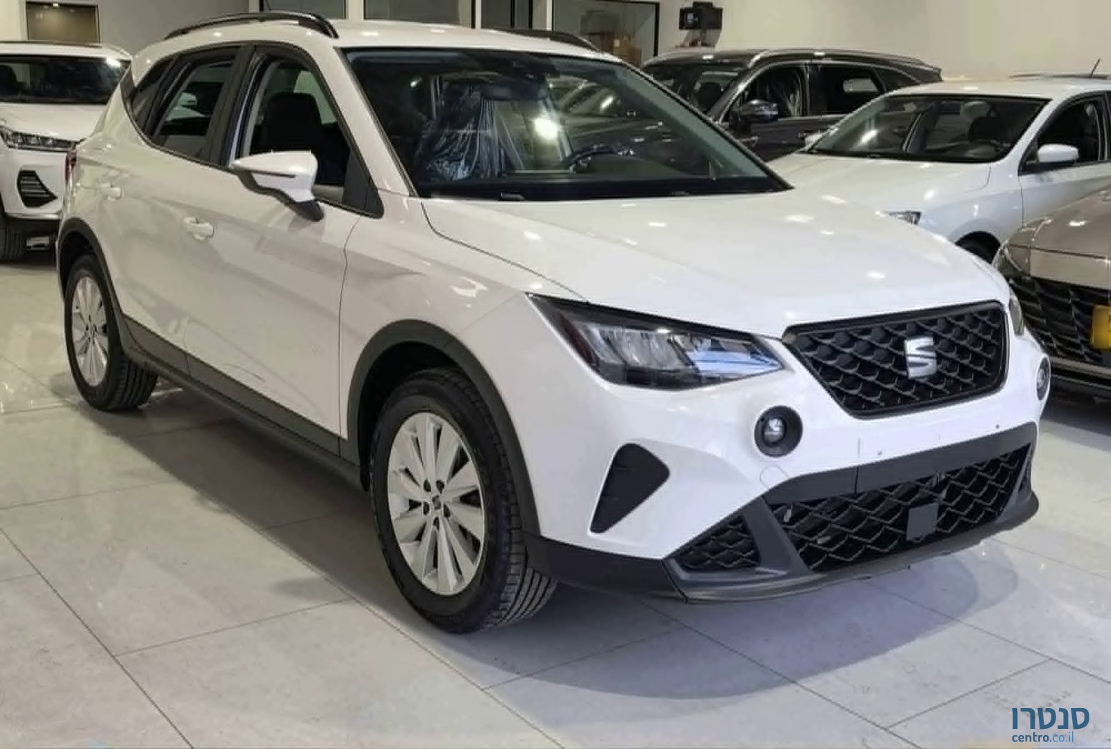 2023' SEAT Arona photo #2