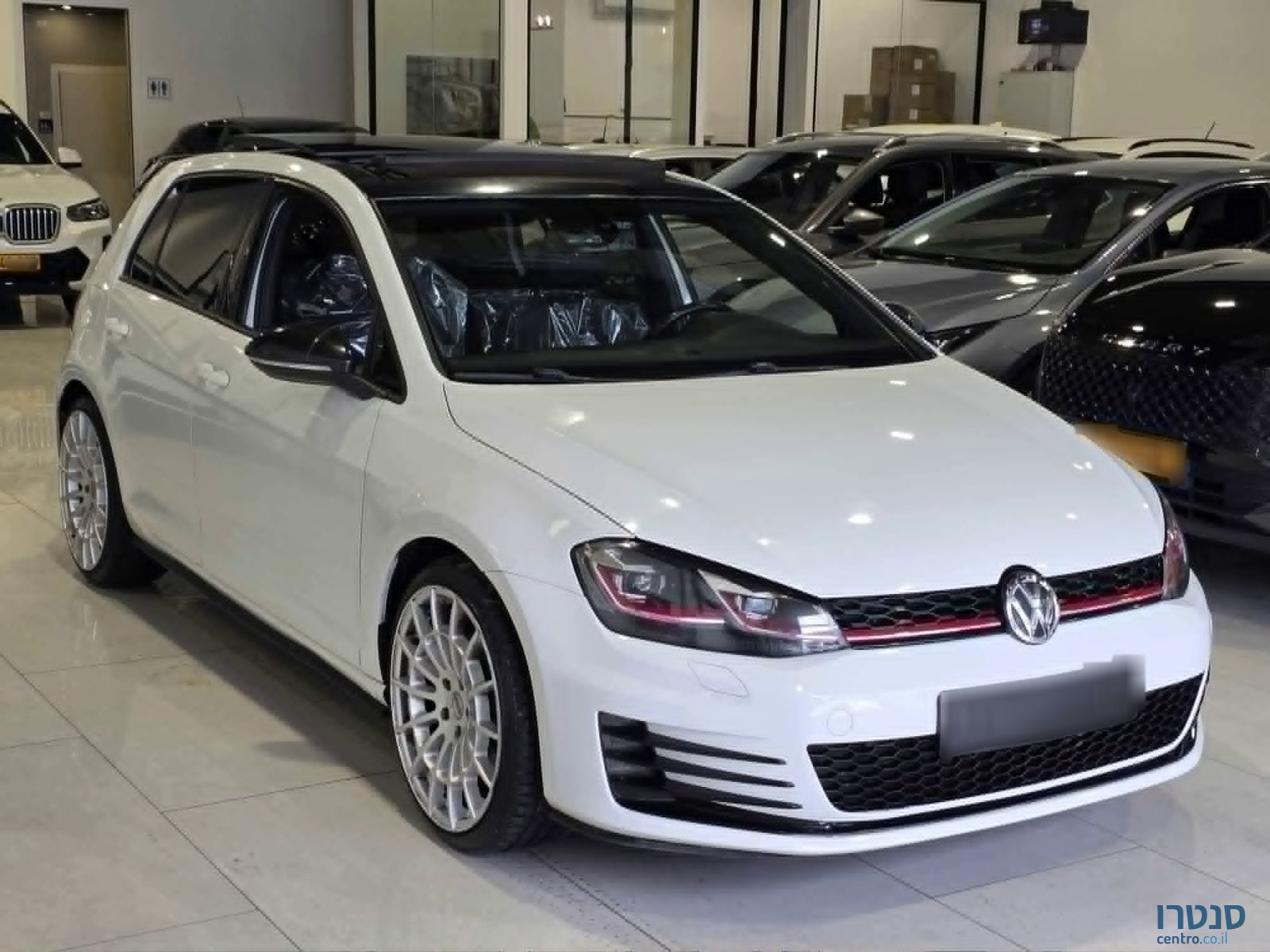 2013' Volkswagen Golf photo #2