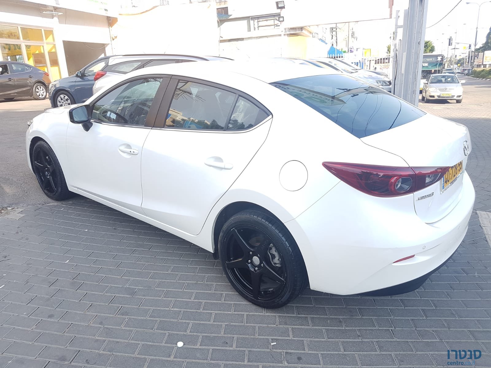 2017' Mazda 3 photo #2