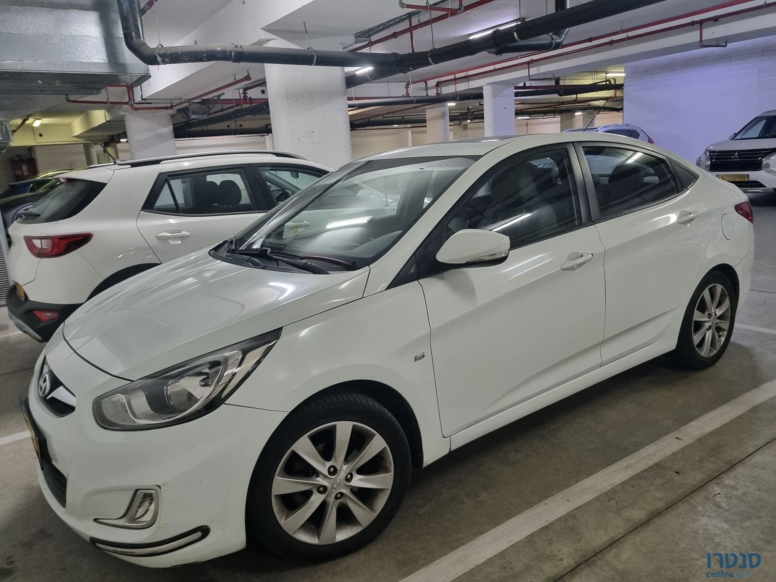 2011' Hyundai i25 יונדאי photo #2