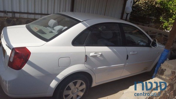 2008' Chevrolet Optra photo #2