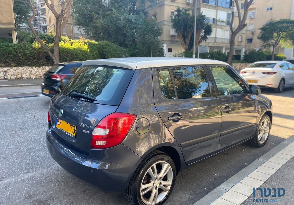 2011' Skoda Fabia סקודה פאביה photo #3