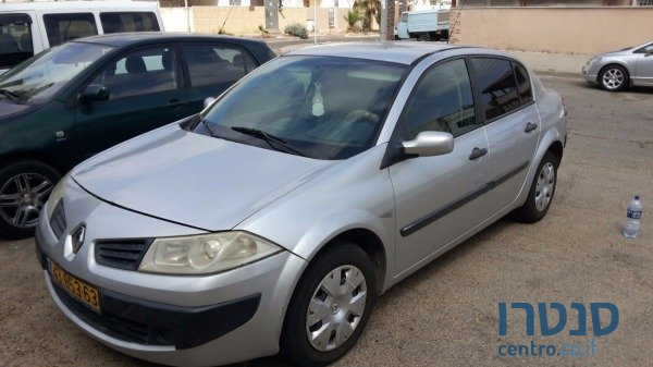 2008' Renault Megane photo #1