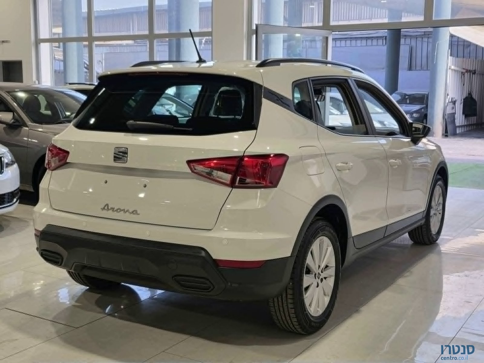 2023' SEAT Arona photo #4