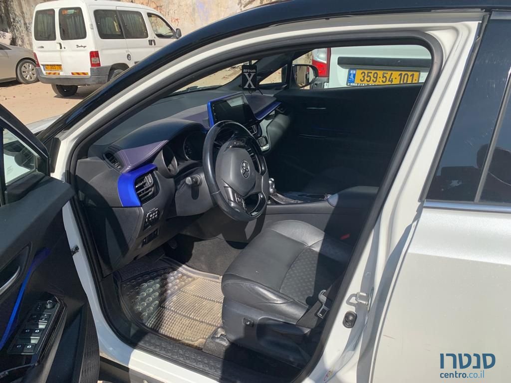 2018' Toyota C-HR טויוטה photo #4