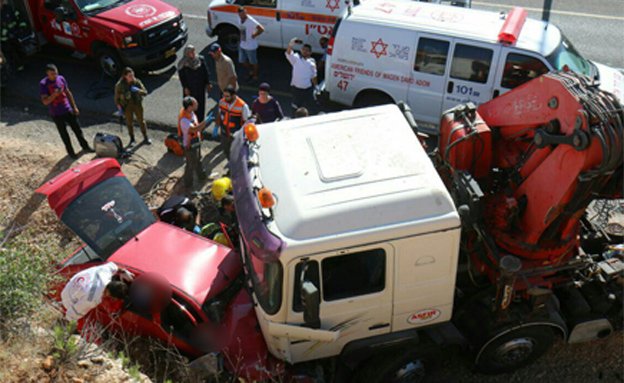 Three Dead in a Car Crash in Samaria