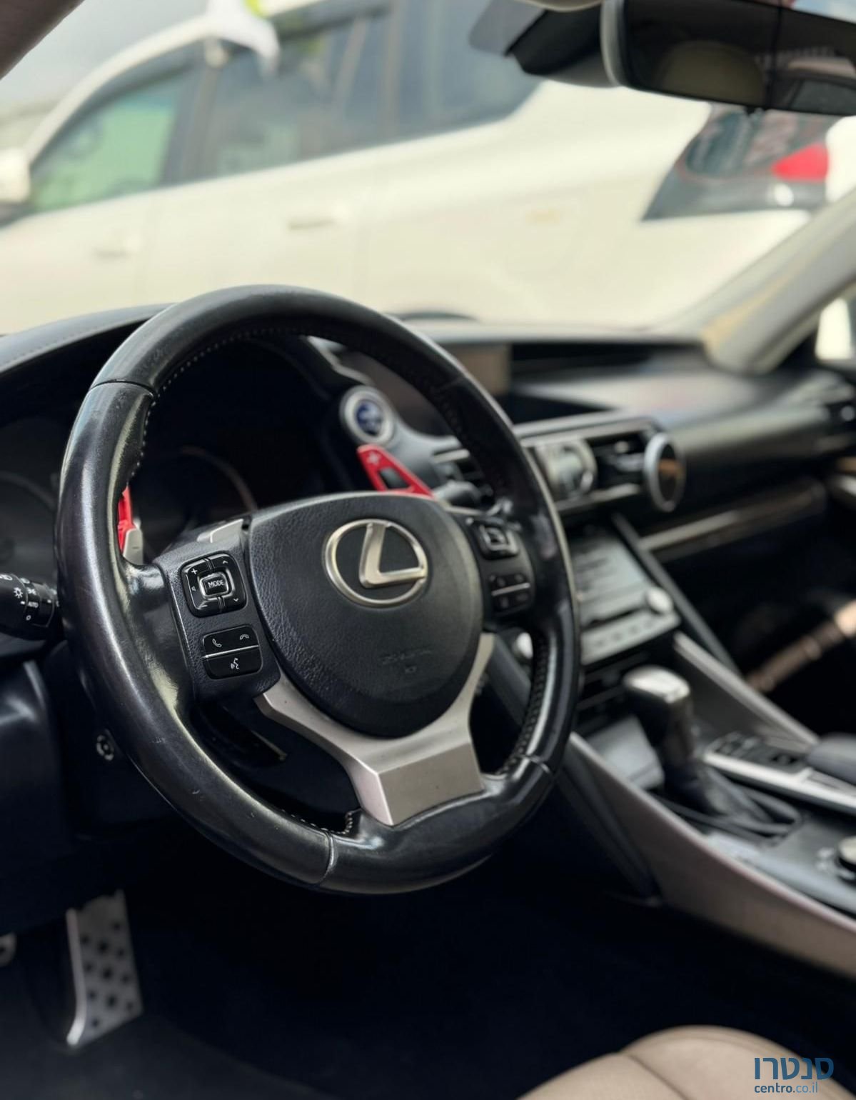 2018' Lexus IS לקסוס photo #4