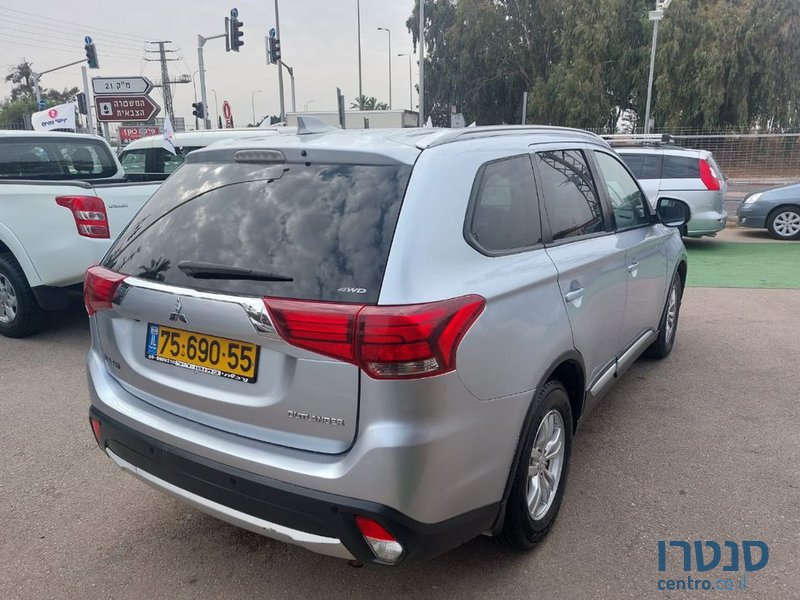 2017' Mitsubishi Outlander מיצובישי אאוטלנדר photo #4