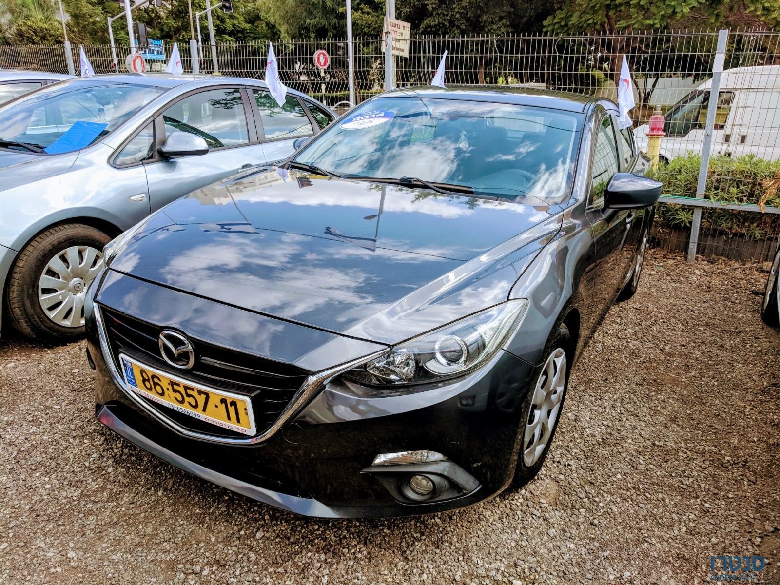 2014' Mazda 2 photo #1