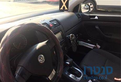 2008' Volkswagen Golf photo #3