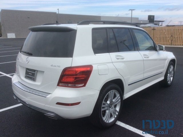 2015' Mercedes-Benz GLK 350 4 Matic photo #2