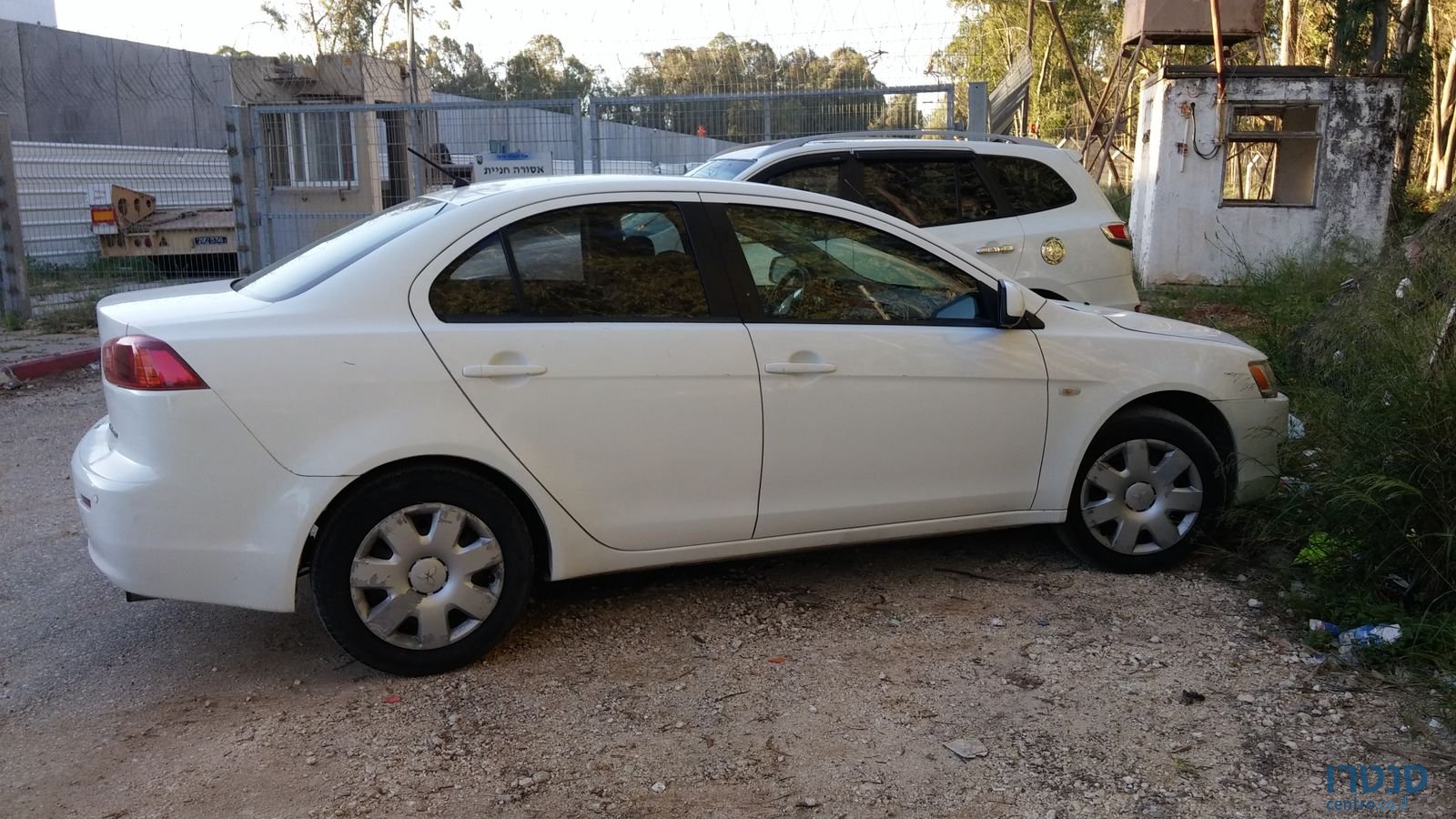 2010' Mitsubishi Lancer photo #3