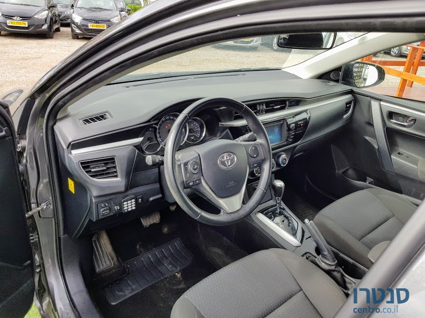 2014' Toyota Corolla photo #3