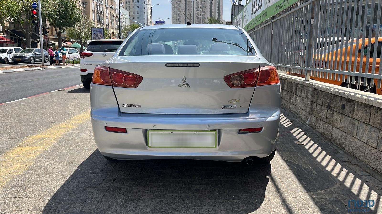 2011' Mitsubishi Lancer photo #6