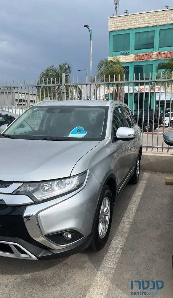 2020' Mitsubishi Outlander מיצובישי אאוטלנדר photo #3