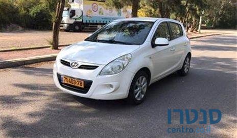2012' Hyundai i20 יונדאי photo #2