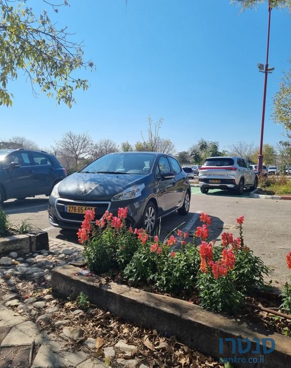 2017' Peugeot 208 פיג'ו photo #1
