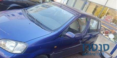 2003' Daihatsu YRV Cx 1300 photo #3