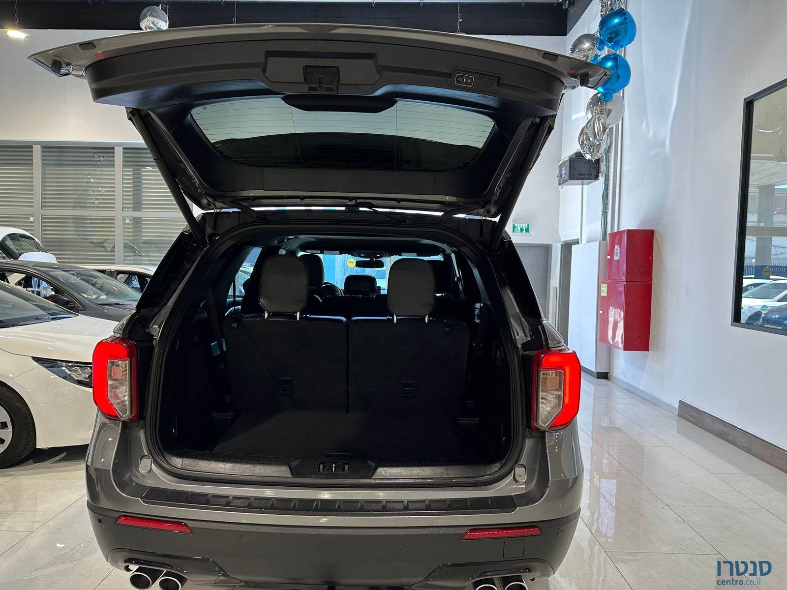 2021' Ford Explorer photo #6