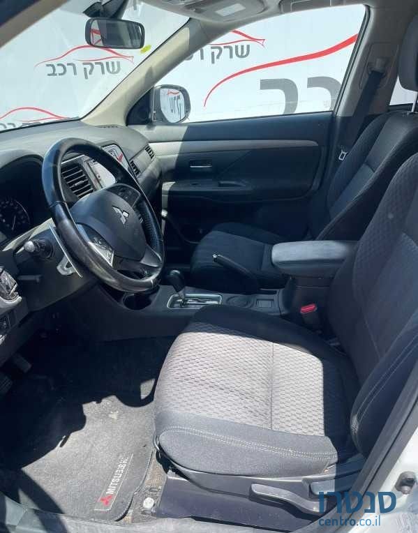 2014' Mitsubishi Outlander מיצובישי אאוטלנדר photo #4
