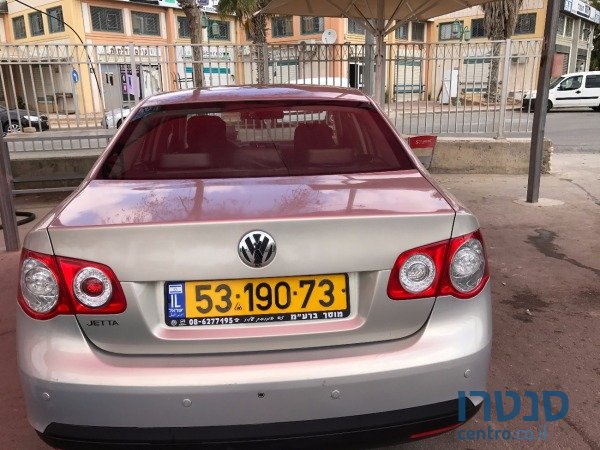 2010' Volkswagen Jetta photo #2