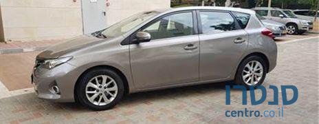 2013' Toyota Auris טויוטה אוריס photo #2