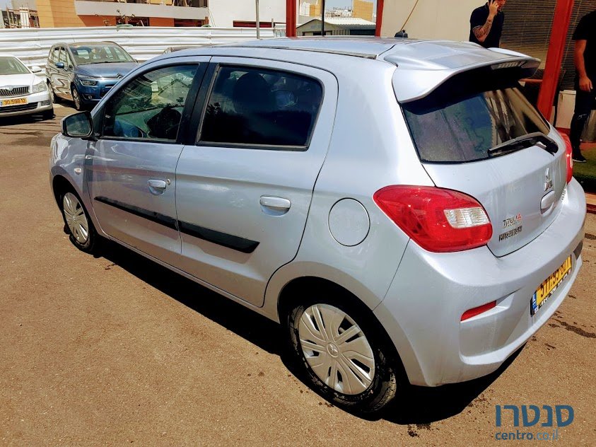 2018' Mitsubishi Space Star photo #3