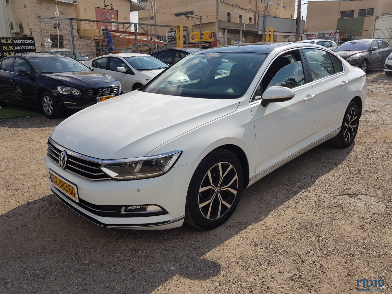 2015' Volkswagen Passat photo #3