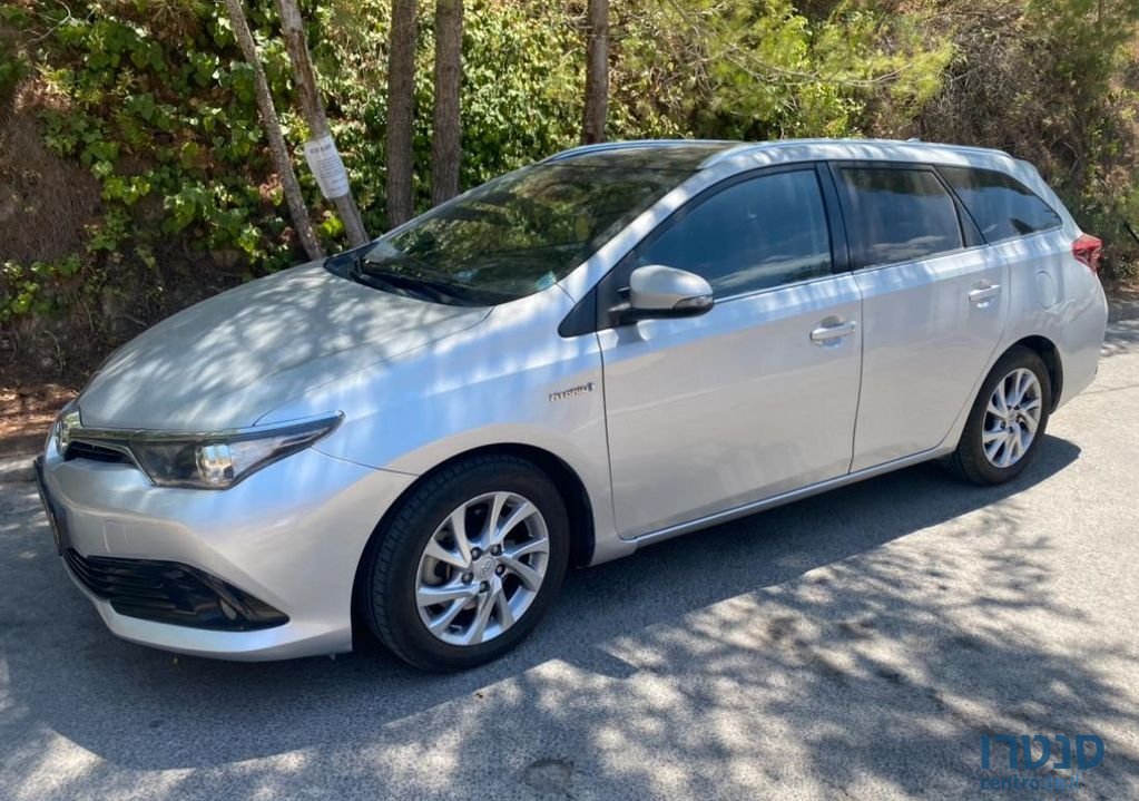 2017' Toyota Auris טויוטה אוריס photo #1