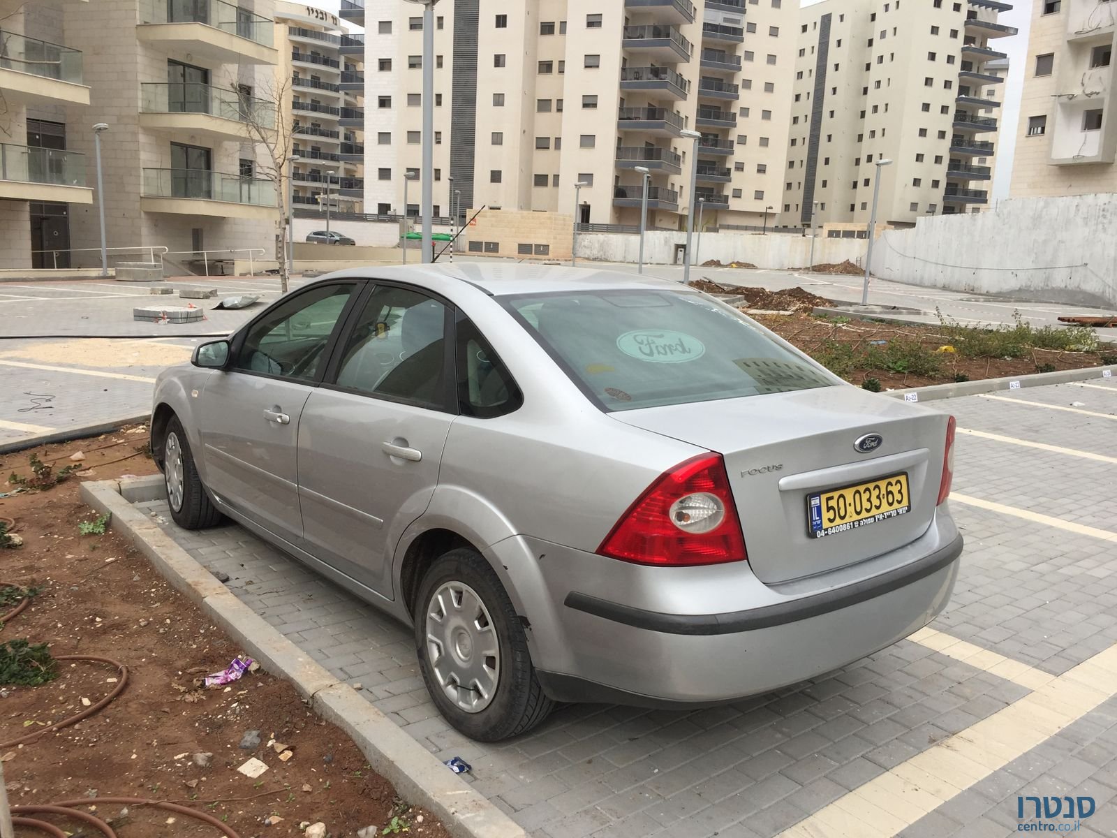 2008' Ford Focus photo #3