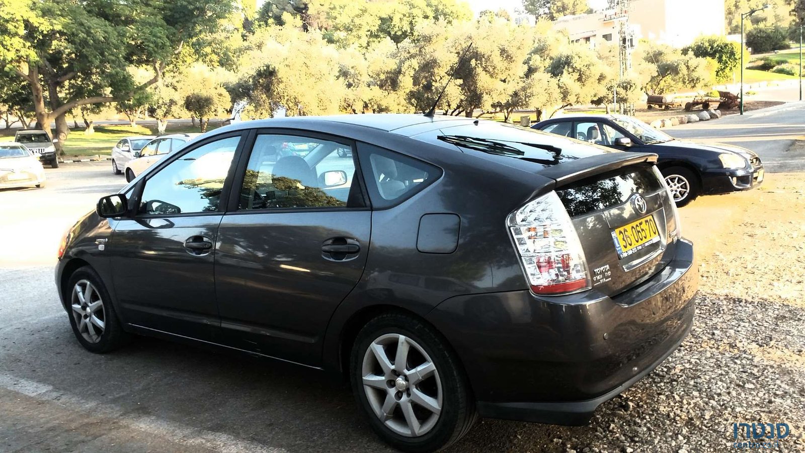 2010' Toyota Prius טויוטה פריוס photo #2