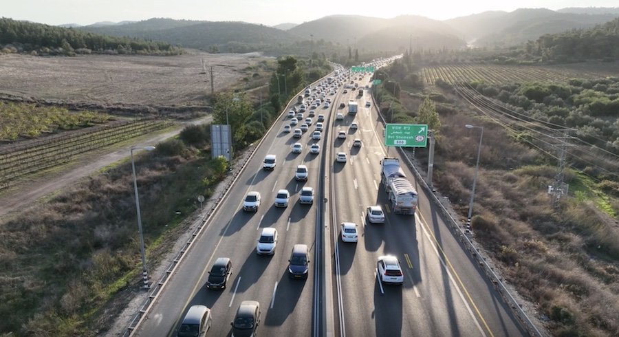 כביש אגרה יקר לעשירים? רכבי היוקרה חוגגים בנת"צים