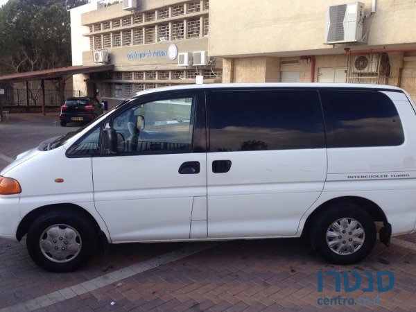 1997' Mitsubishi Space Gear photo #2