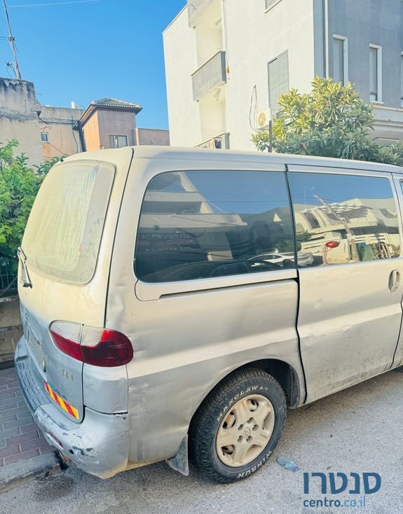 2005' Hyundai H 300 יונדאי photo #1
