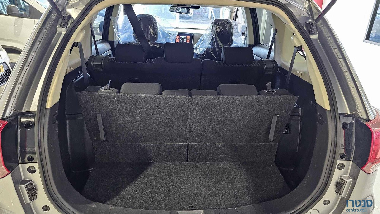 2021' Mitsubishi Outlander photo #6