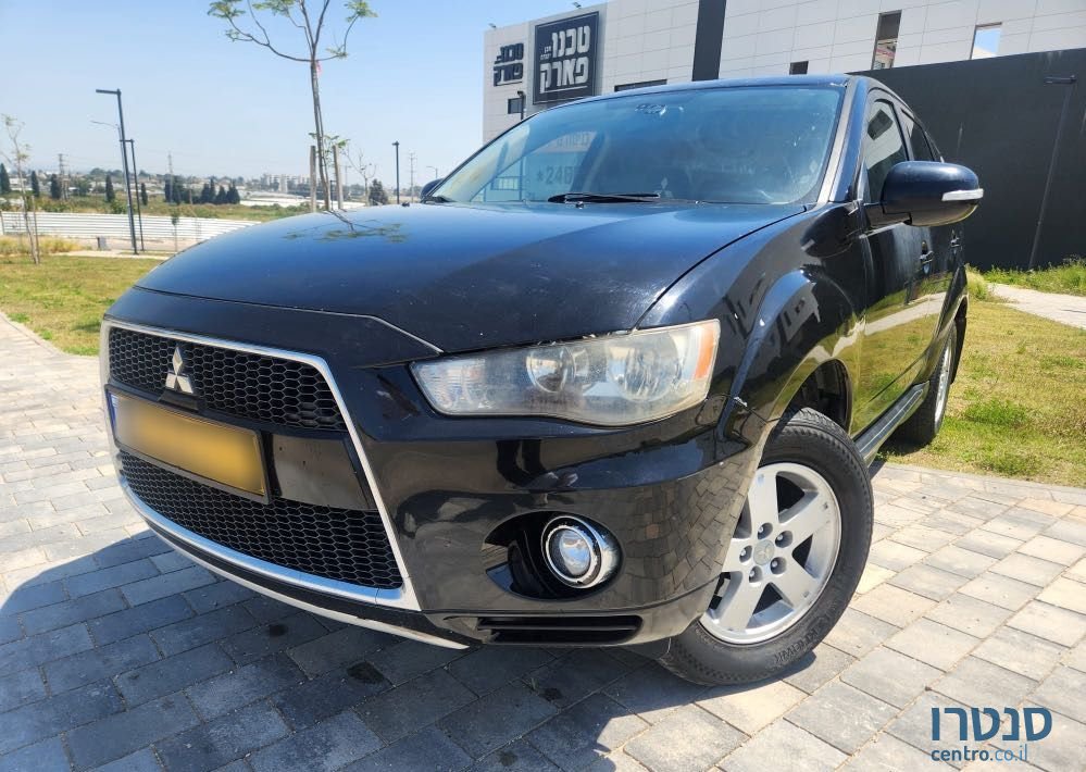2011' Mitsubishi Outlander מיצובישי אאוטלנדר photo #2