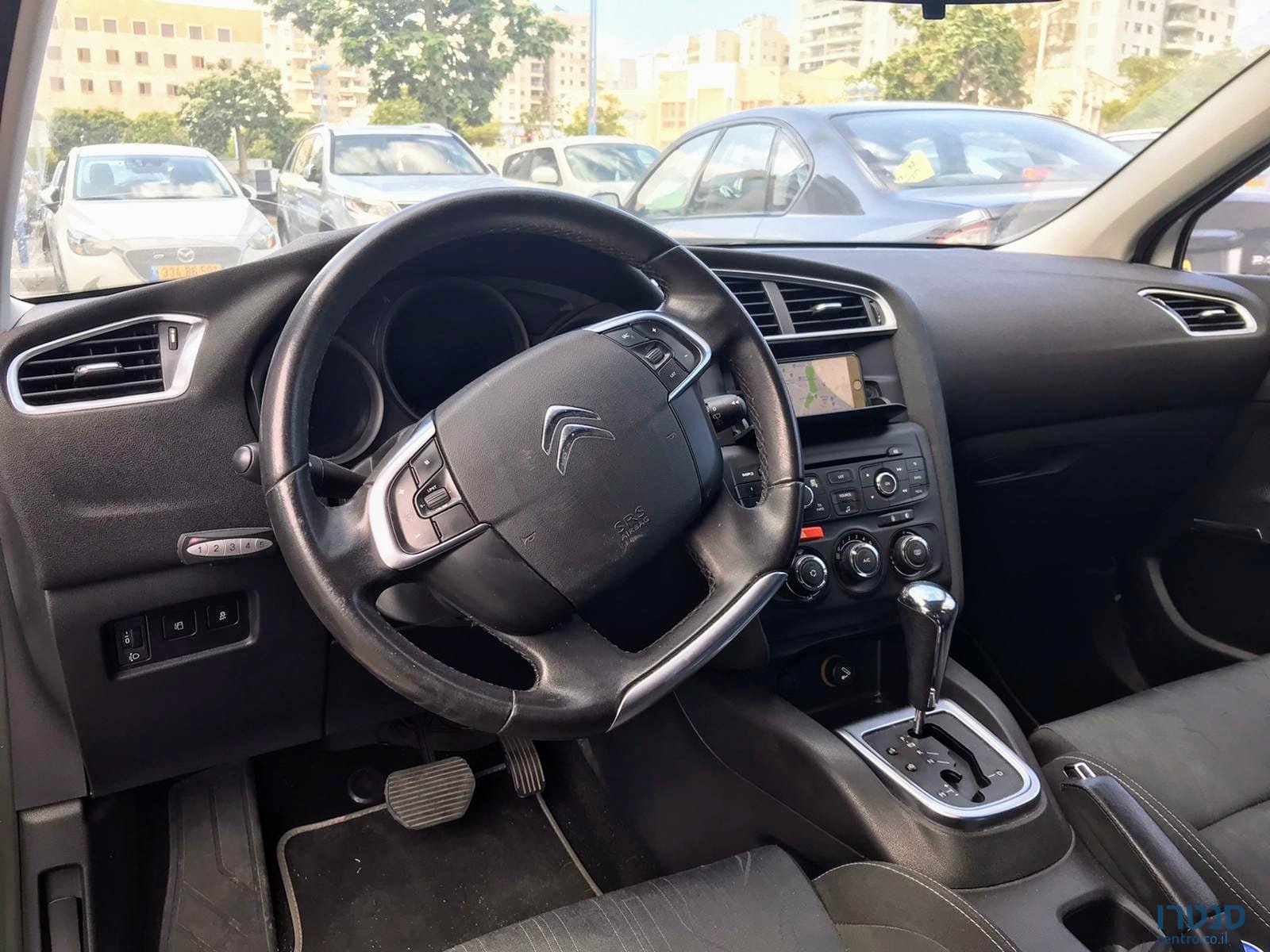 2014' Citroen C4 photo #3