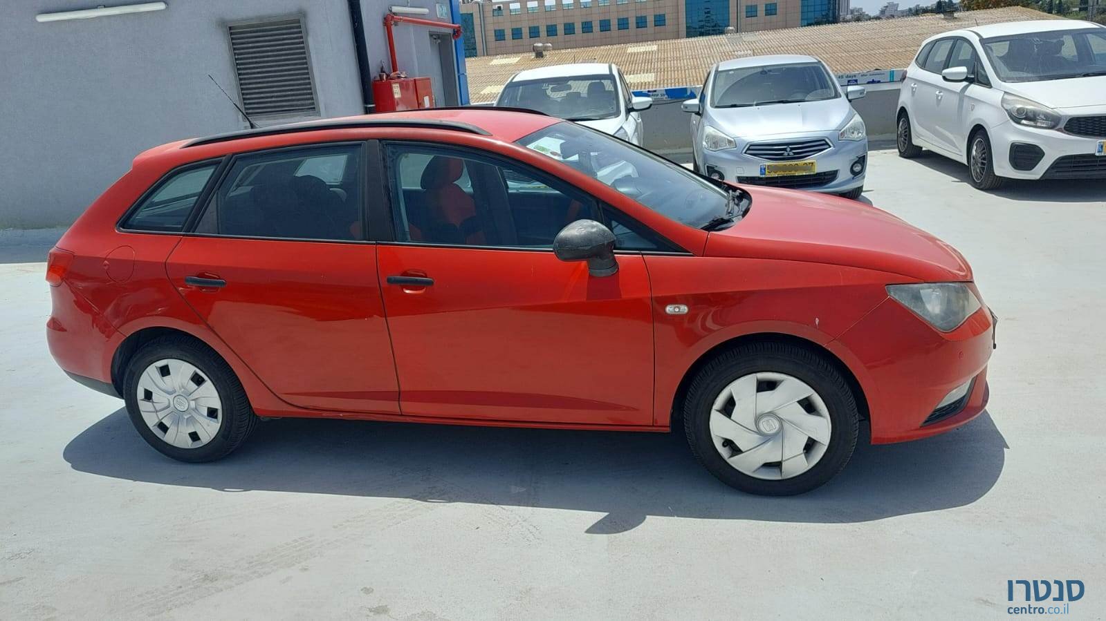 2013' SEAT Ibiza photo #2