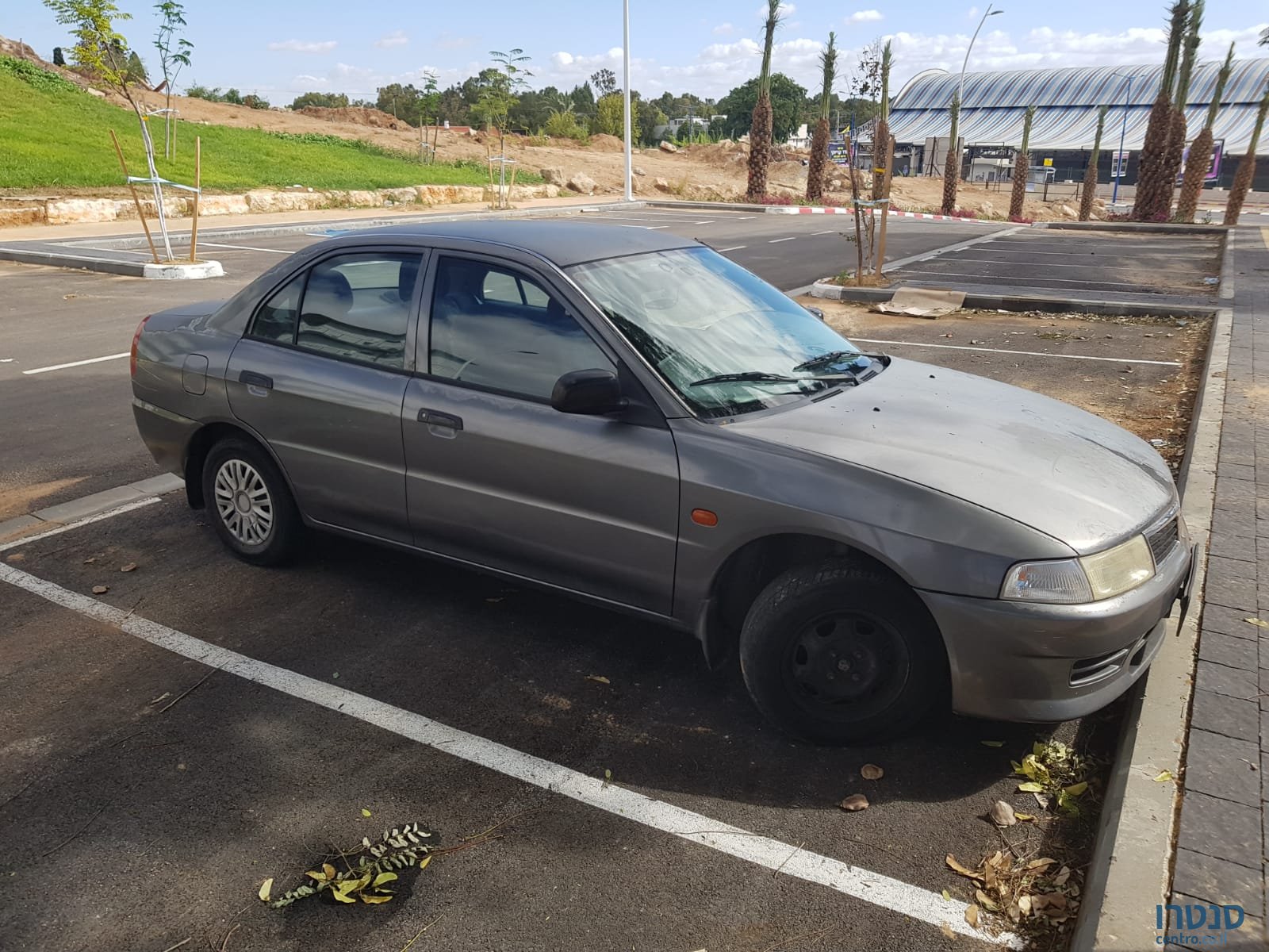 2000' Mitsubishi Lancer photo #1