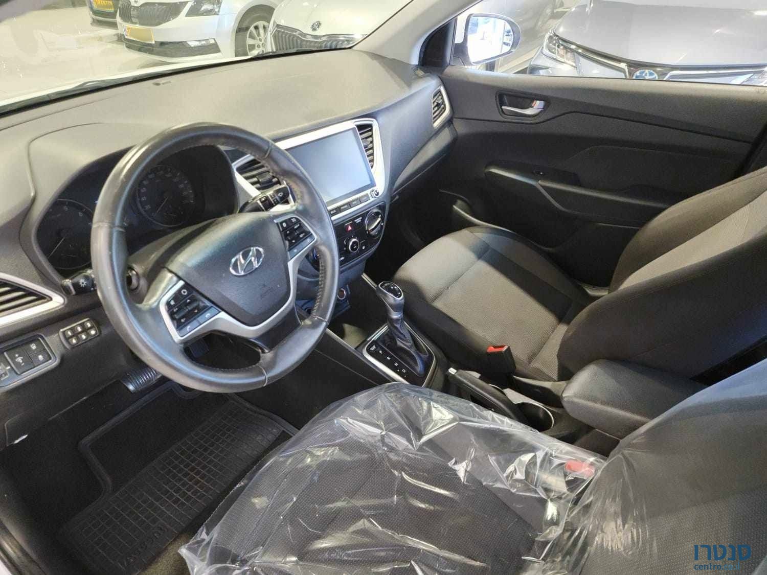 2020' Hyundai Accent photo #5