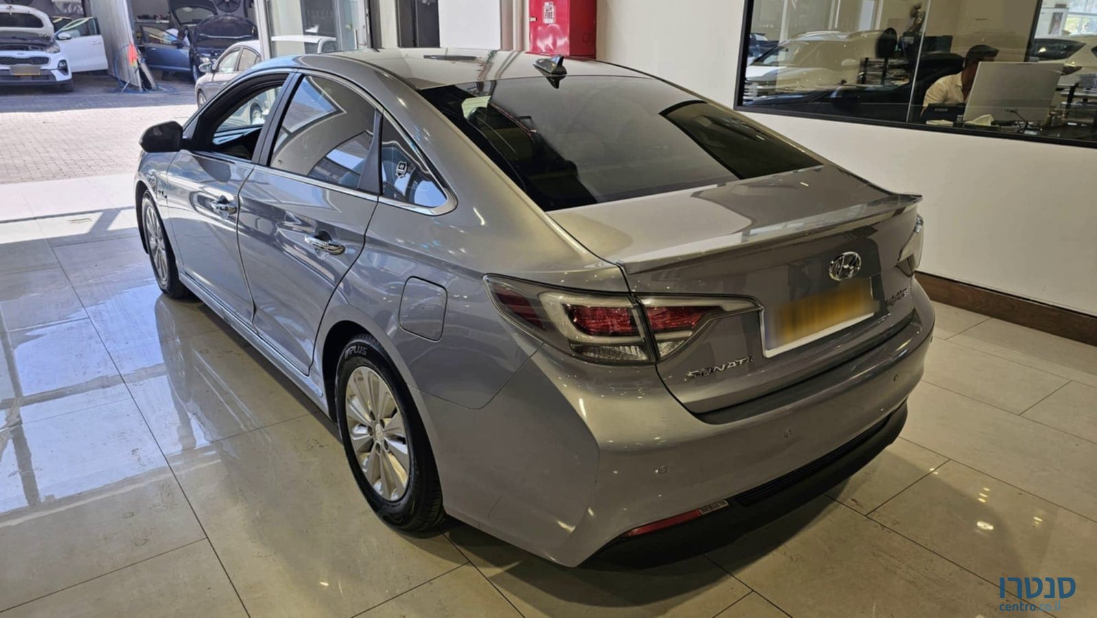 2016' Hyundai Sonata photo #3