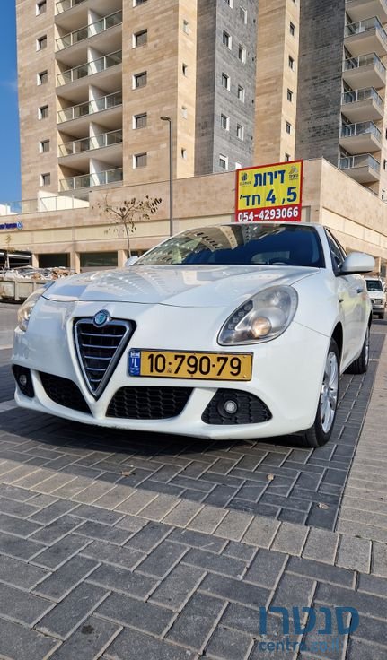 2011' Alfa Romeo Giulietta אלפא רומיאו ג'ולייטה photo #2